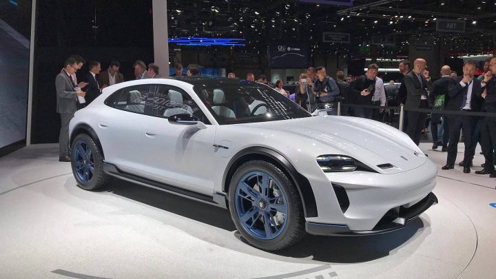 Perfil Porsche Mission E Cross Turismo
